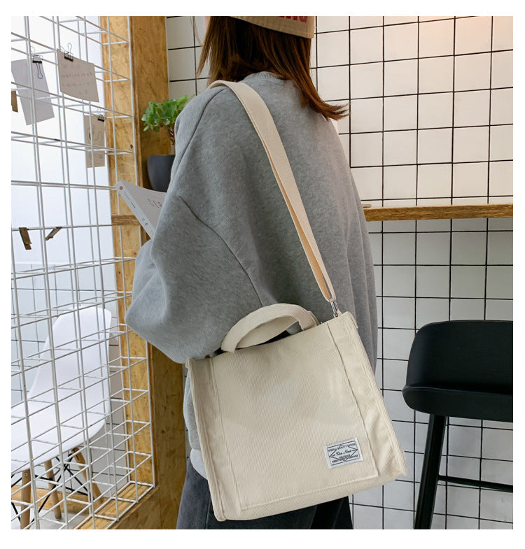 Nuevo bolso de mano de pana de diseñador de lujo para mujer: aspecto bonito y lindo, color sólido, bolso de mensajero con hebilla