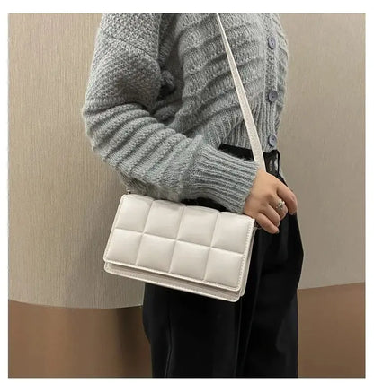 Discover the Trendy Designer Women's Shoulder Bag - Small PU Leather Crossbody Essential
